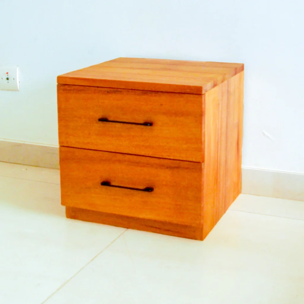 Table de chevet Cotonou en bois brut — vue de dessus
